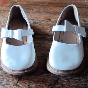 Classic White Kids Shoes with Bow